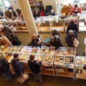 Großer Bücherflohmarkt in der Humboldt-Bibliothek