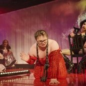 DRAG IT UP! Die inklusive Dragshow - Halloween Special