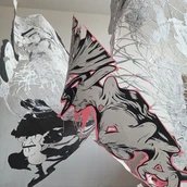 Dagmara Genda, Hyperdrawn I (Detail), 2025, Papier, Gesso, Tusche, Acrylfarbe, 152 x 184 cm (Teil 1); 152 x 226 cm (Teil 2), © Dagmara Genda, VG Bild-Kunst, Bonn.
