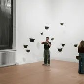 Installationsansicht, YOKO ONO: MUSIC OF THE MIND, Gropius Bau, 2025, Foto © Luca Girardini (Gropius Bau) / Kunstwerk © Yoko Ono