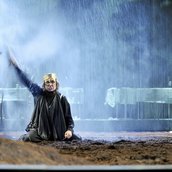 Lars Eidinger als Hamlet in der Schaubühne am Lehniner Platz