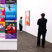 Ausstellungsansicht „Saâdane Afif. Five Preludes“, Hamburger Bahnhof – Nationalgalerie der Gegenwart, 12.12.2025 – 13.09.2026, Abgebildet: The Fountain Archives, 2008-2020