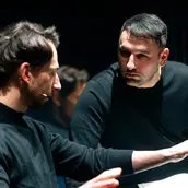 Arrested Justice: Spiegelungen & Verhaftung in Granada