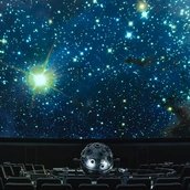 Sternenhimmel im Planetariumssaal des Zeiss-Großplanetariums.