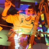 VISUAL Zinnober in der grauen Stadt