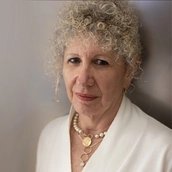 LIZZIE DORON