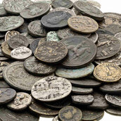 Fälschungen antiker Münzen, die massenhaft als Originale an Touristen verkauft werden, Schenkung 2024