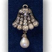 Konfirmationsschmuck in der Sammlung Mendelssohn-Remise