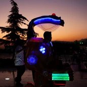 Nooshin Shafiee, Ohne Titel, aus „And all this slips around“, 2025