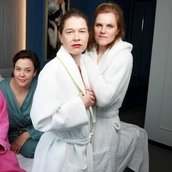 Meike Droste, Fritzi Haberlandt, Sabine Auf der Heyde & Holle Münster: Auf allen vieren – Eine Uraufführung nach dem Roman von Miranda July