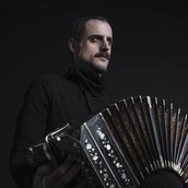 Omar Massa mit Bandoneon
