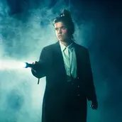 Doris Crea Kollektiv: AKTE ICH – EIN ALIEN STARRT ZURÜCK