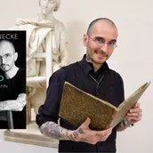 Dr. Mark Benecke präsentiert seine Autobiografie: Mein Leben nach dem Tod. Wie alles begann