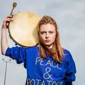 KEY VISUAL MOTHERS – A SONG FOR WARTIME