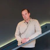 Veranstaltungen in Berlin: Aus Ruinen: Mit Charly Hübner