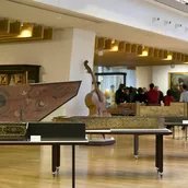 Blick in den Ausstellungsraum des Musikinstrumenten-Museums