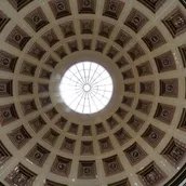 Blick in die Kuppel der Rotunde des Alten Museum