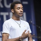 Poems & Sounds mit Logan February