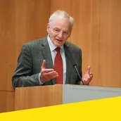 Links das Titelbild des Buches und rechts Foto des Autors