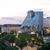 Aussenansich_Estrel Hotel