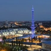 Berliner Funkturm mit Messegelände