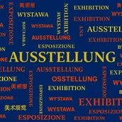 Schriftzug Ausstellung - mehrere Sprachen