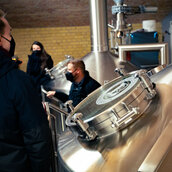 Sudhaus der Brauerei Lemke Berlin: direkt in die Kessel schauen