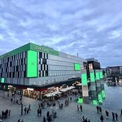 Uber Eats Music Hall, Uber Platz