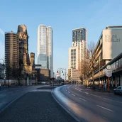 Skyline City-West mit Gedächtniskirche, Waldorf Astoria, Upper West Tower, Bikini Berlin