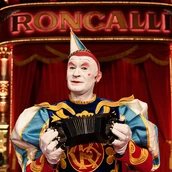 Circus Theater Roncalli -  Weissclown Gensi 2018