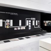 Blick in die Ausstellung „Materialisierte Heiligkeit. Jüdische Buchkunst im rituellen Kontext“ im Stabi Kulturwerk.