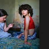 The Necklace, Buenos Aires, Argentina, 1999 © Alessandra Sanguinetti