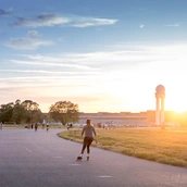 Sonnenuntergang am Tempelhofer Feld