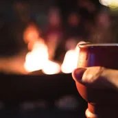 Glühwein im Tonkrug