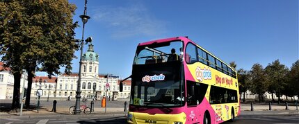 City Circle Bus Tour Hop on Hop off Schloss Charlottenburg 