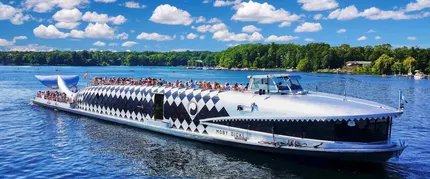 Moby Dick Stern und Kreisschiffahrt