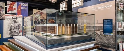 Modell des Palast der Republik im DDR Museum