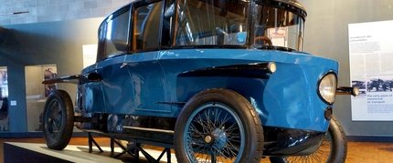 Altes Auto im Deutschen Technikmuseum in Berlin