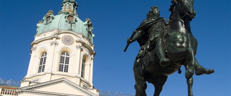 Reiterstandbild vor dem Schloß Charlottenburg