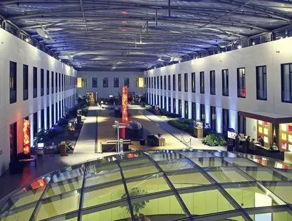 HOTEL MOA BERLIN - ATRIUM (Lobby) 