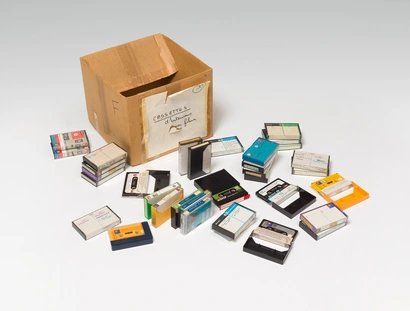 Das Jüdische Museum Berlin (JMB) arbeitet daran, Claude Lanzmanns Audio-Kassetten zu digitalisieren und der Öffentlichkeit zugänglich zu machen.