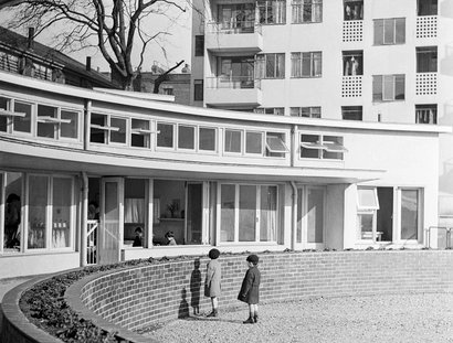Edith Tudor-Hart, »Kensal Haus«, London, um 1937 © Estate of W. Suschitzky, courtesy Fotohof