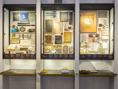 Schriftentwurf, Schriftguss und Schriftsatz: Hier werden die einzelnen Schritte der Schriftherstellung erklärt.