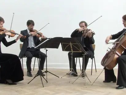 Annika Kahrs, Strings, 2010, HD-Video, Farbe, Ton