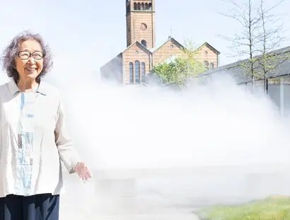 Nebelskultpur von Fujiko Nakaya im Skulpturengarten der Neuen Nationalgalerie