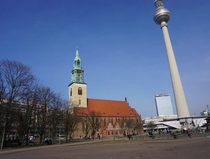 Treffpunkt Marienkirche/Hauptportal Karl-Liebknecht-Str. 8