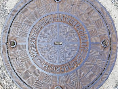 Kanaldeckel der Wasserversorgung