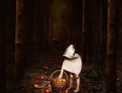 The Boy with the Apple Banquet 