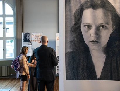 Blick in die Ausstellung "Lang ist es nicht her. Und jetzt ist es soweit."