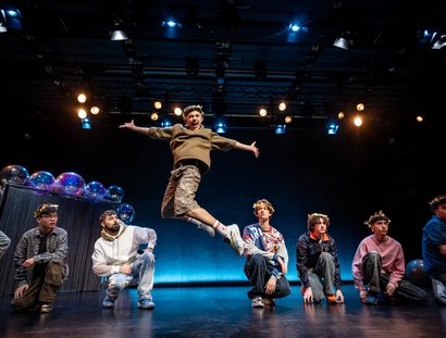 APOLLON - STOP TRYNA BE GOD, waltraud900, Forum Freies Theater Düsseldorf